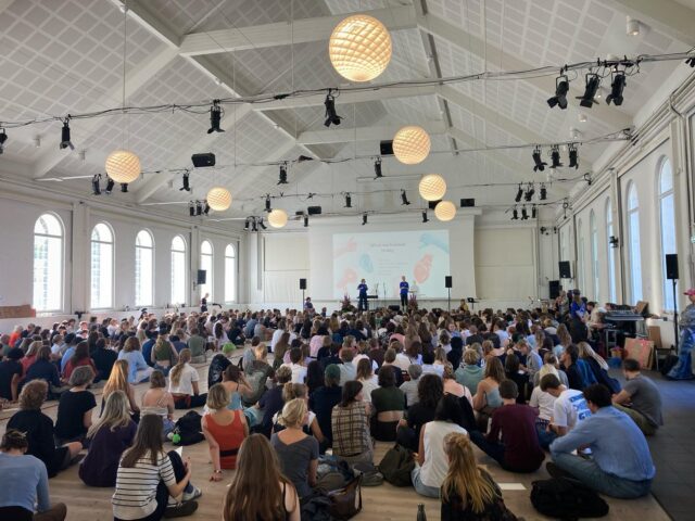 Dejligt at tilbringe en solrig septembermorgen på @kglakademi og sætte gang i studiestarten med vores vellydende Meyer Sound anlæg!

#studiestart #kadk #lydteknik #lydtekniker #meyersound #meyersoundultrax20 #meyersoundultrax40