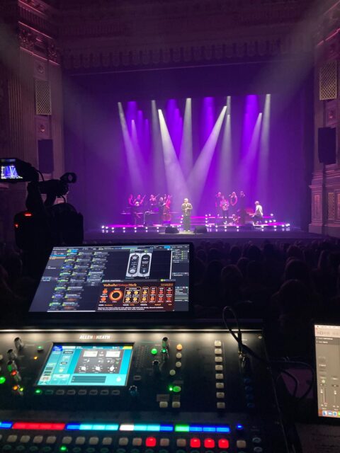 Wow! Sikke en smuk aften i Det Kongelige Teater ✨🥂
Fantastisk at opleve August Høyens musik i ny indpakning! Tak for tilliden @augusthoeyen 🫶
Altid en fornøjelse at samarbejde med det sødeste hold! @korreborq lavede det flotteste lys og @rasmusmai lavede lækker monitorlyd til bandet på vores SQ-7 🎛️

#detkongeligeteater #gamlescene #koncert #lydoglys #lydtekniker #soundengineer #allenandheathsq6 #liveprofessor2 #sennheisermicrophones #sennheiserwireless #dpamicrophones #shurewireless